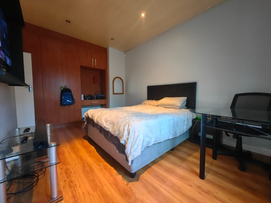 8 Bedroom Property for Sale in Belgravia Western Cape